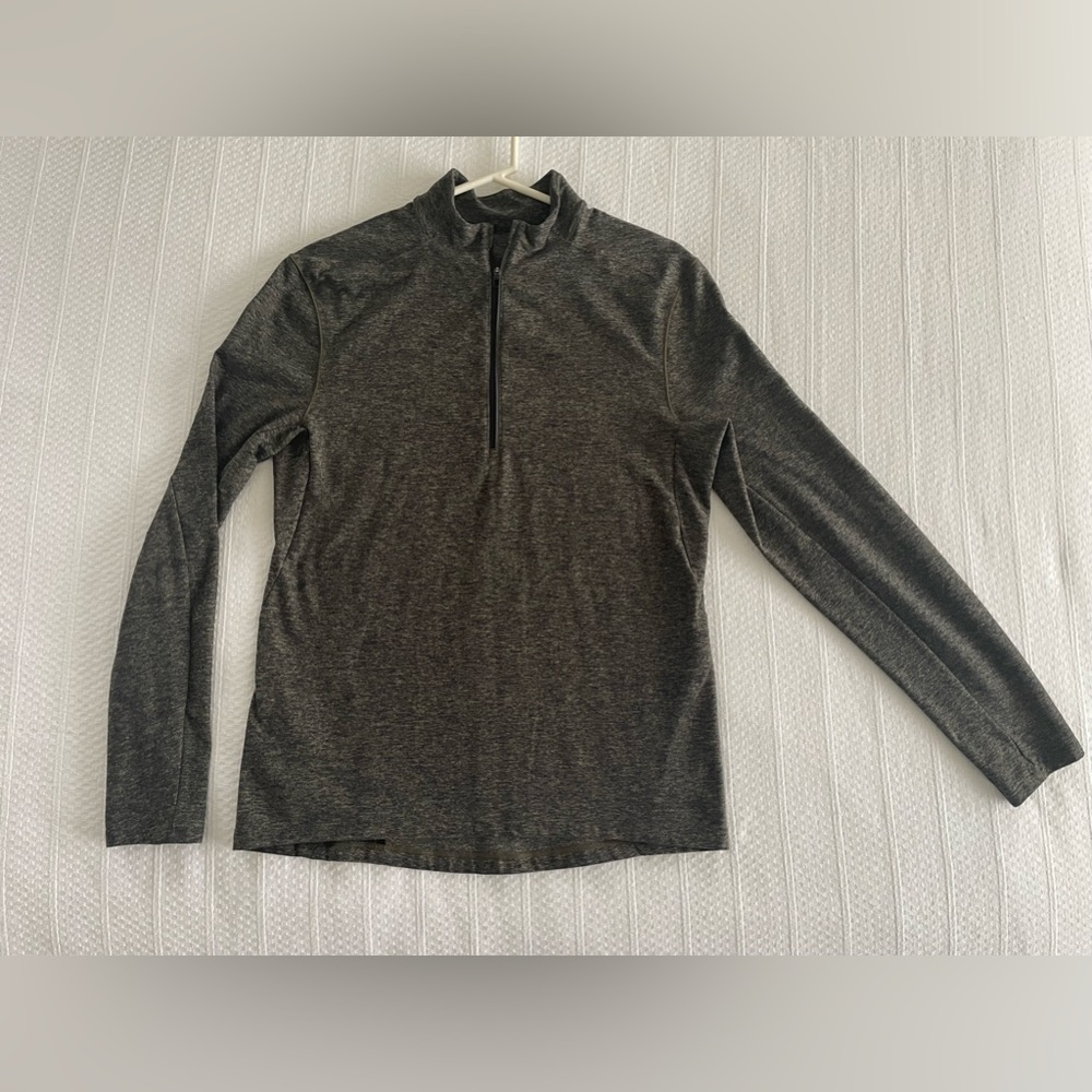 LULULEMON Men’s Metal Vent Half Zip. Small